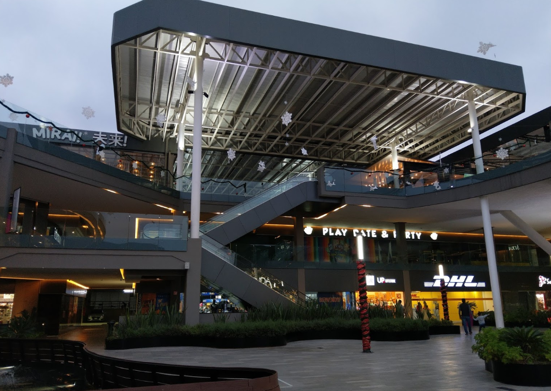 Plaza Vía Puerta de Hierro